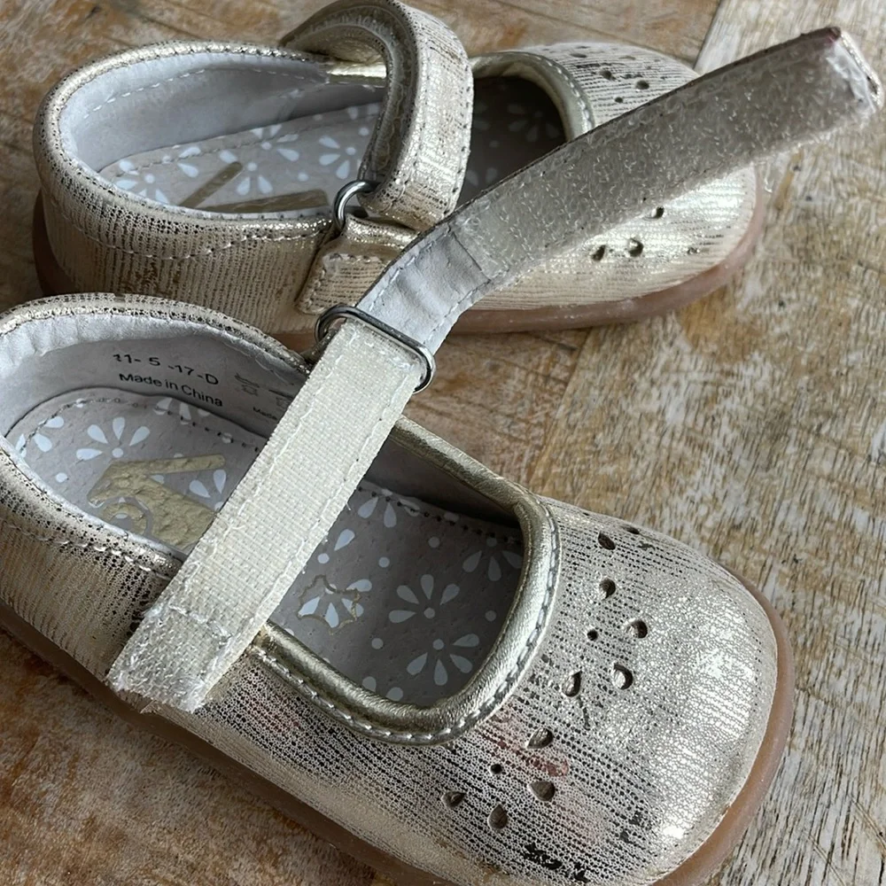 See Kai Run Gold Tone Hook-and-Loop Mary Janes - Picture 8 of 8